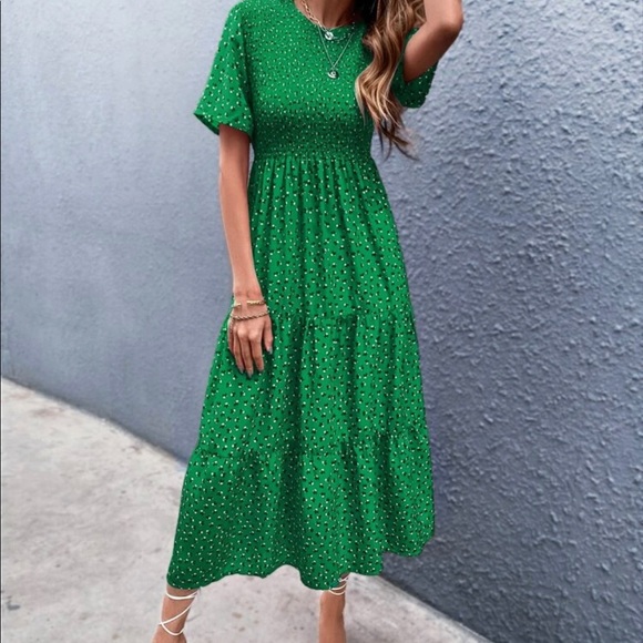 Ditsy Floral Ruffle Hem Shirred A-line Dress - Picture 10 of 15